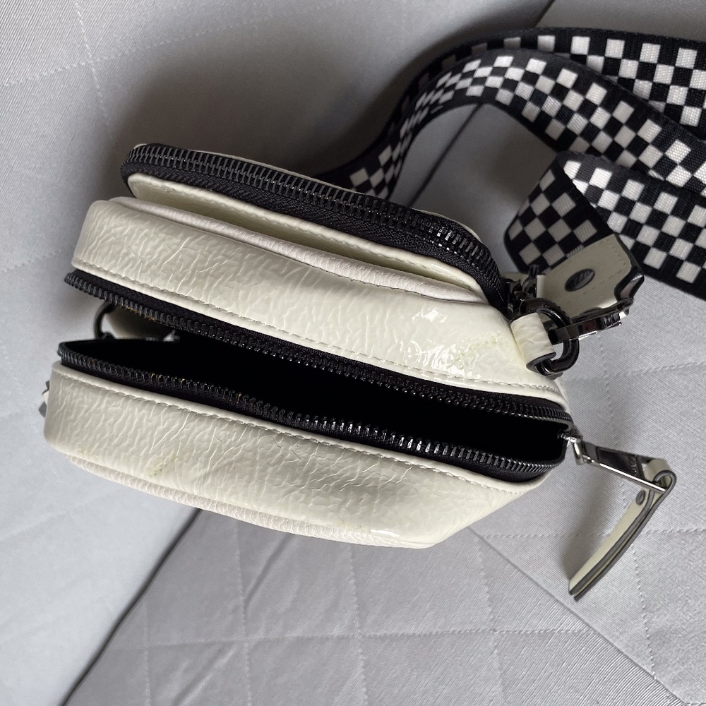 Quay Australia Crossbody Camera Bag - White - Black and White Checkered Strap - Picture 15 of 16